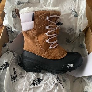 Kids North face winter boots